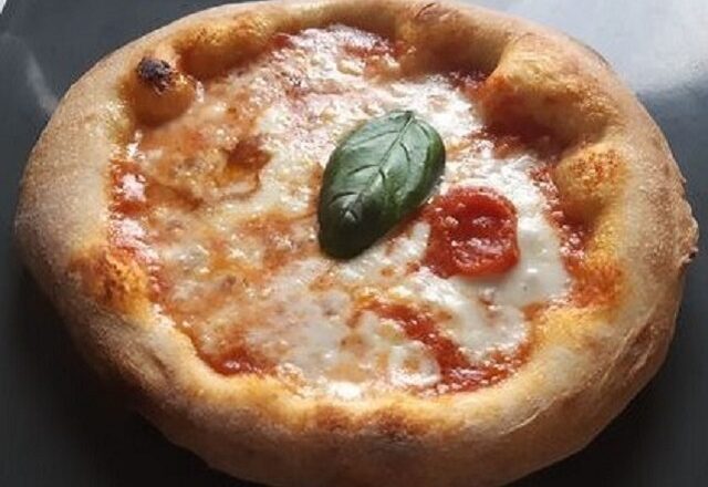 Authentic neapolitan pizza
