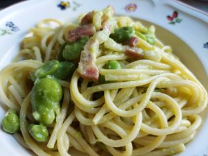 Pasta alla gricia with fava beans - enjoy!