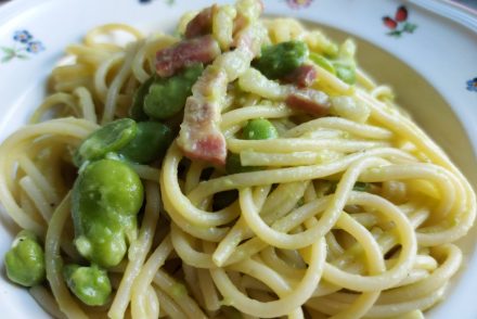 Pasta alla gricia with fava beans